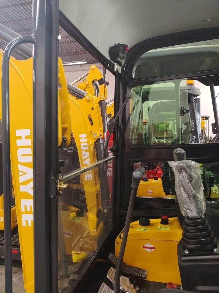Huayee SHY20 Mini Excavator with Heat and AC - photo 3