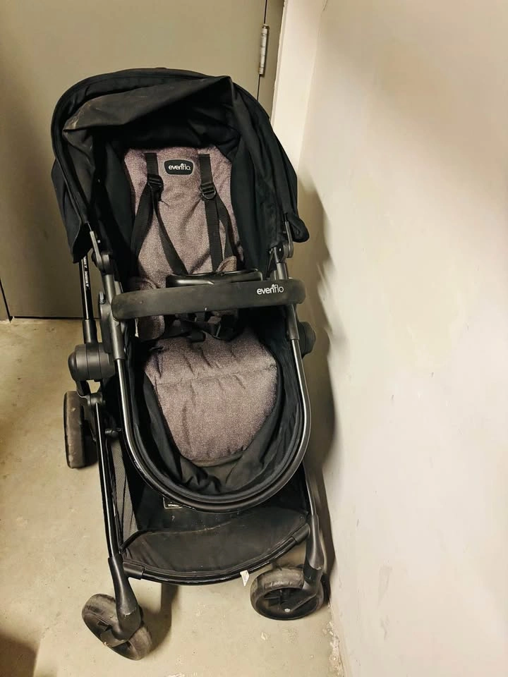 Evenflo Stroller - photo 2