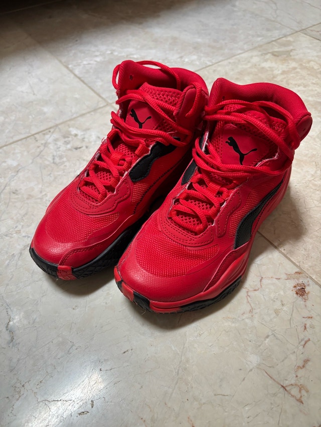 Puma Basketball shoes (Youth)