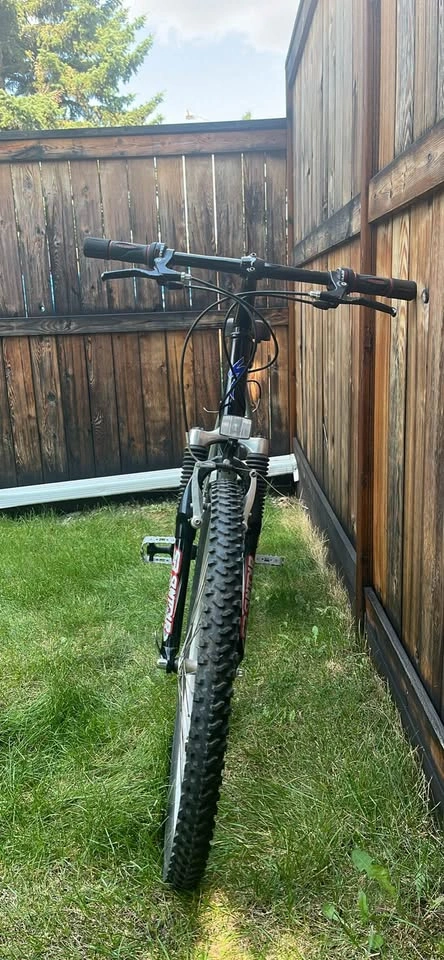 Specialized Hardrock Mountain Bike - photo 2