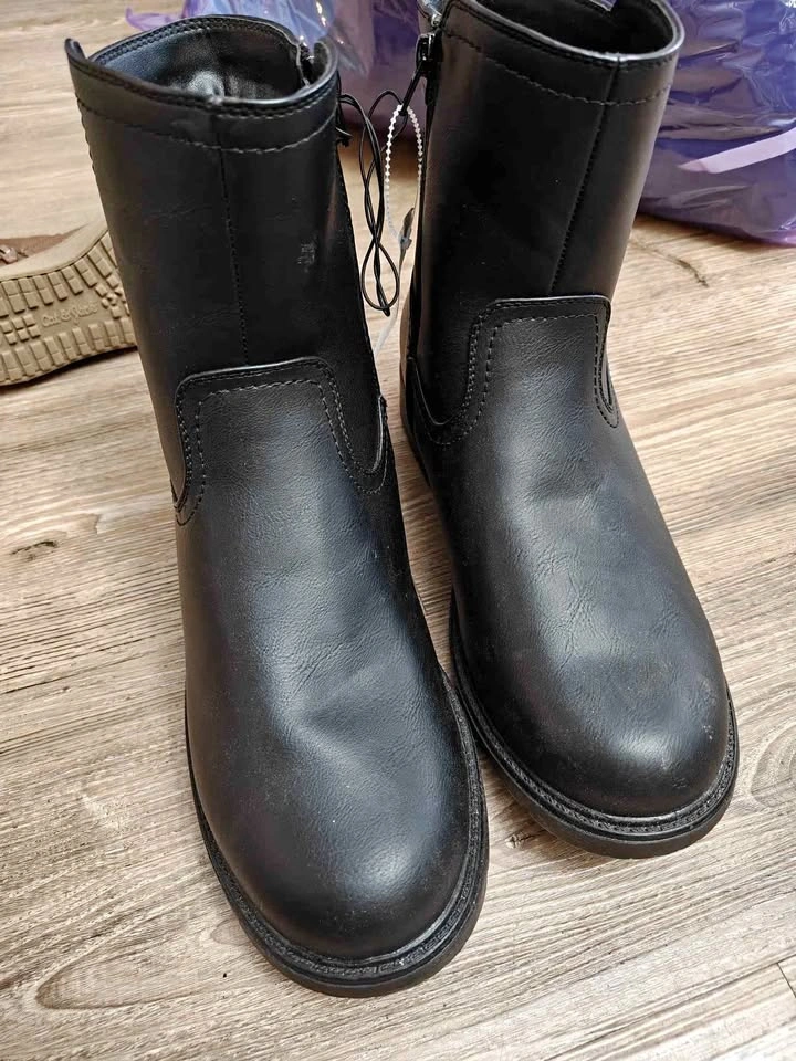 Walmart Men's Black Winter Boots Size 9.0