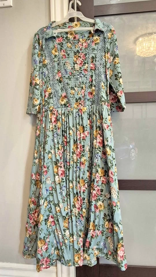 Girls Vintage Style Floral Pleated Dress - Size 36