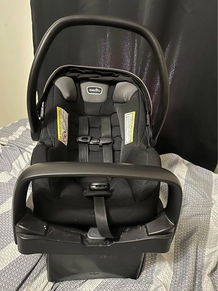 Evenflo Infant Car Seat with Base