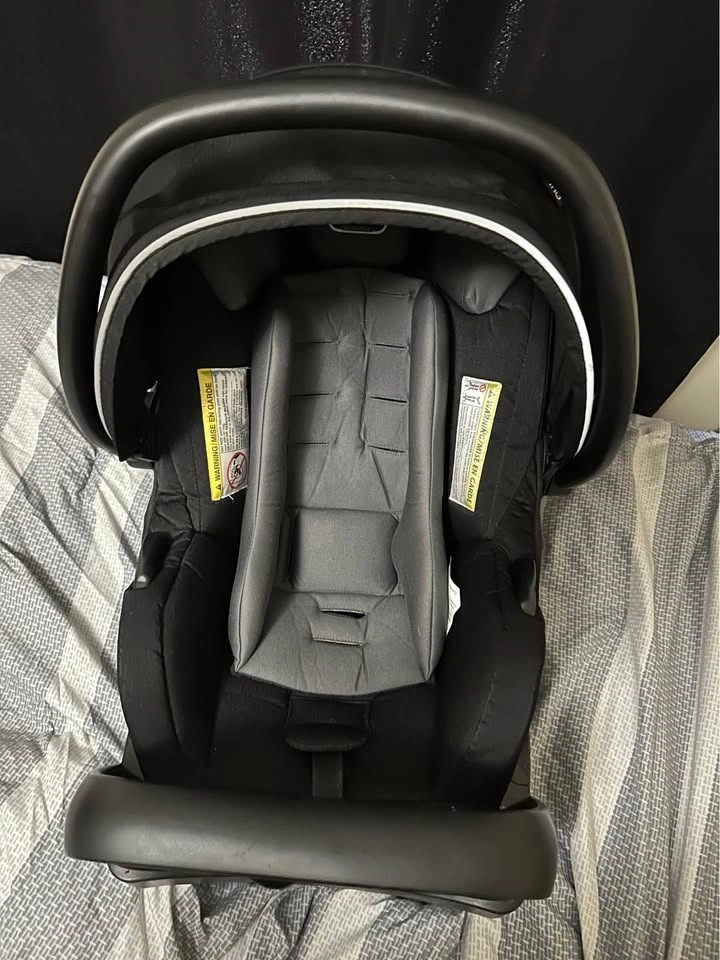 Evenflo Infant Car Seat with Base - photo 4