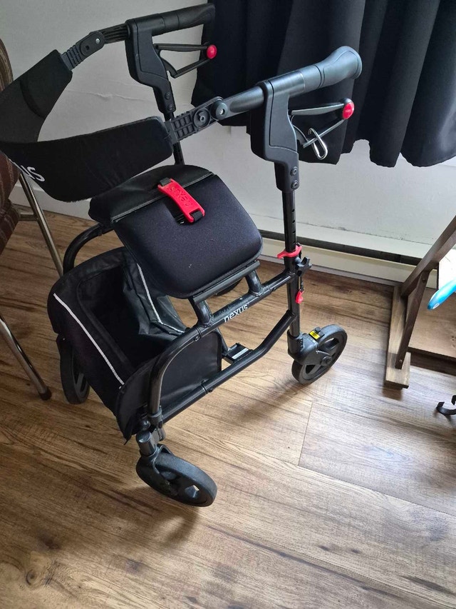 Nexus Rollator Walker
