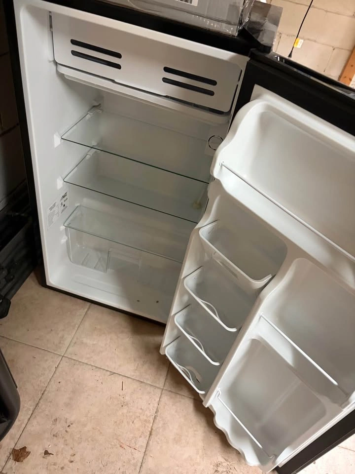 Mini Fridge - photo 3