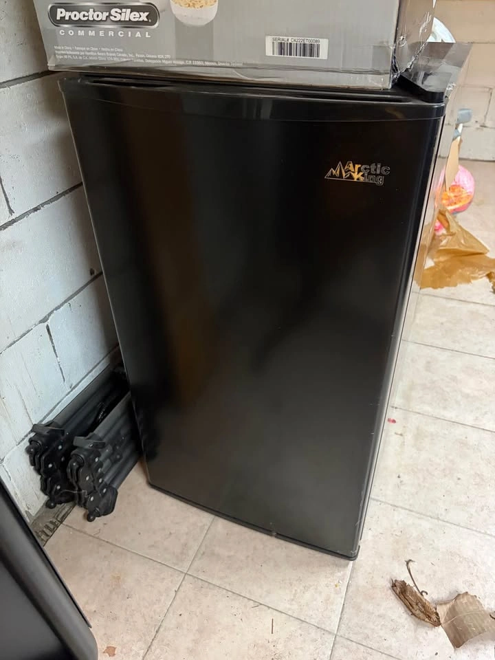 Mini Fridge - photo 4