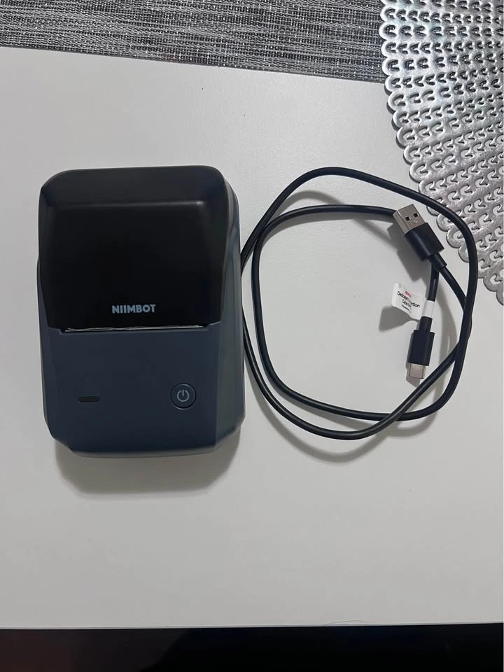 NIIMBOT Portable Thermal Label Maker - photo 3