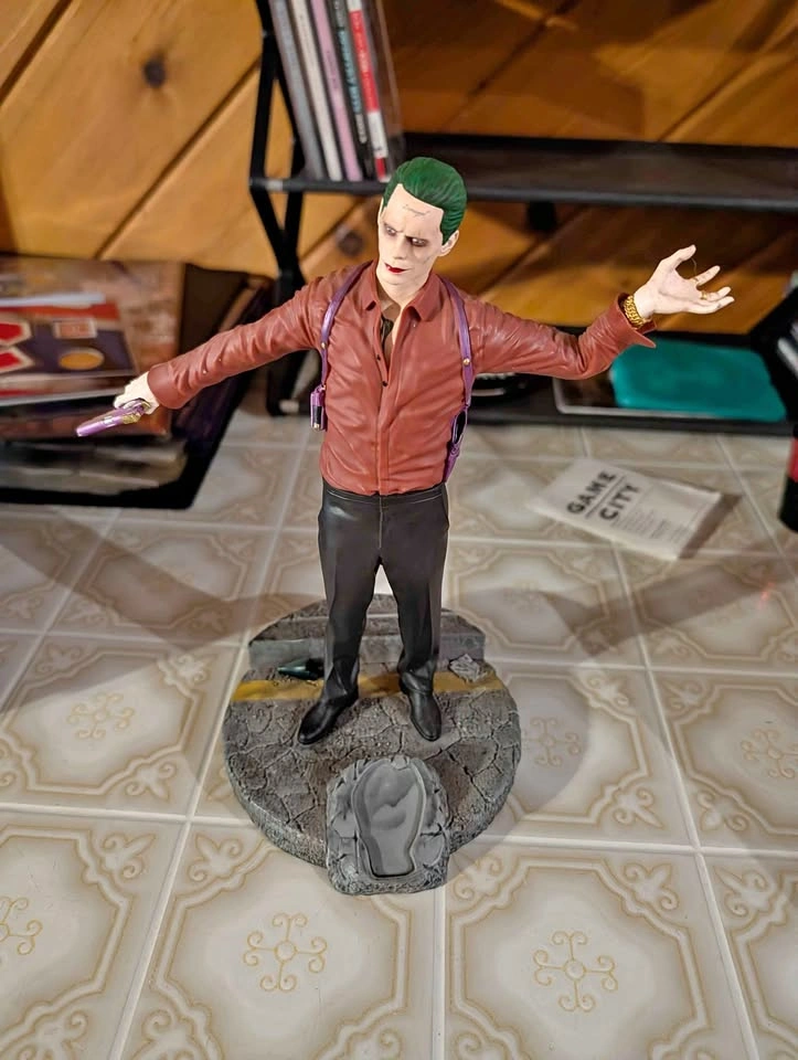 DC Collectibles Suicide Squad The Joker Statue