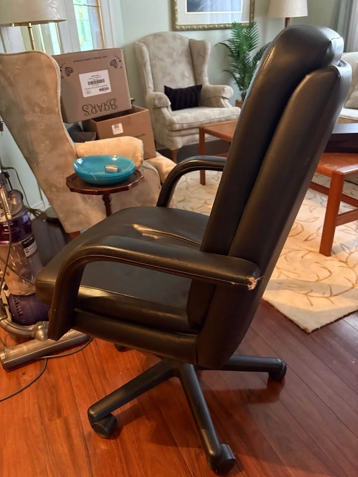 Black Faux Leather Office Chair - photo 3