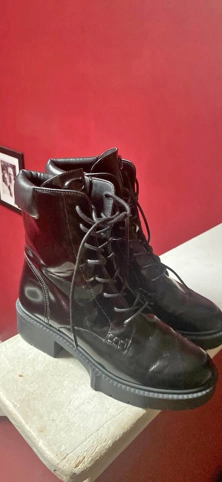 Authentic Coach women’s avery platform boots