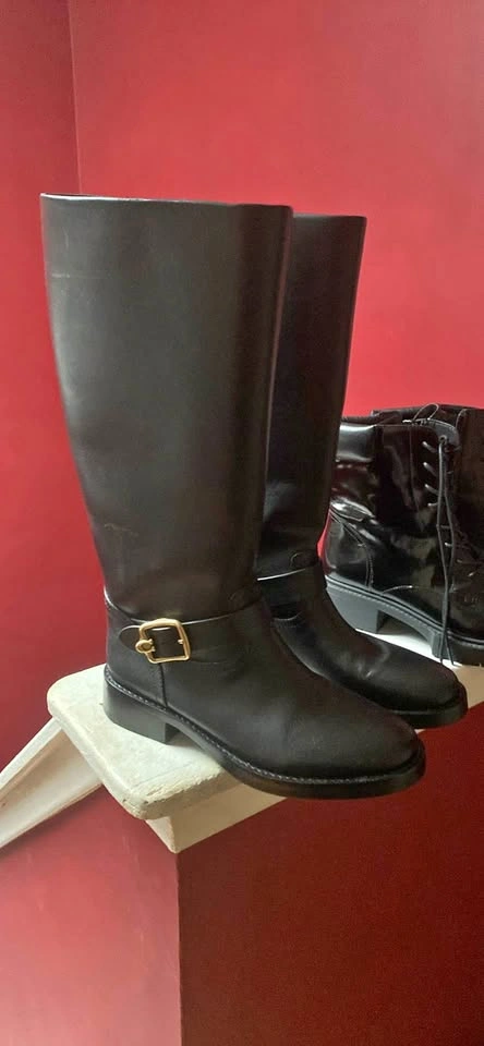 authentic coach boots size 7.5