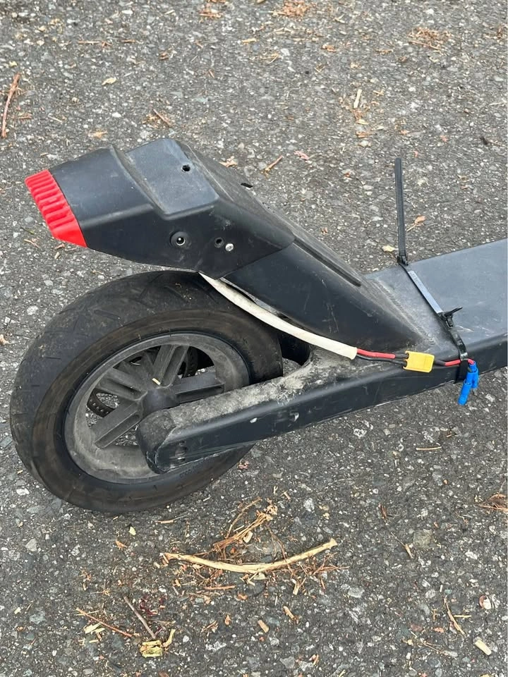 E-scooter battery repair and replacement services - photo 5