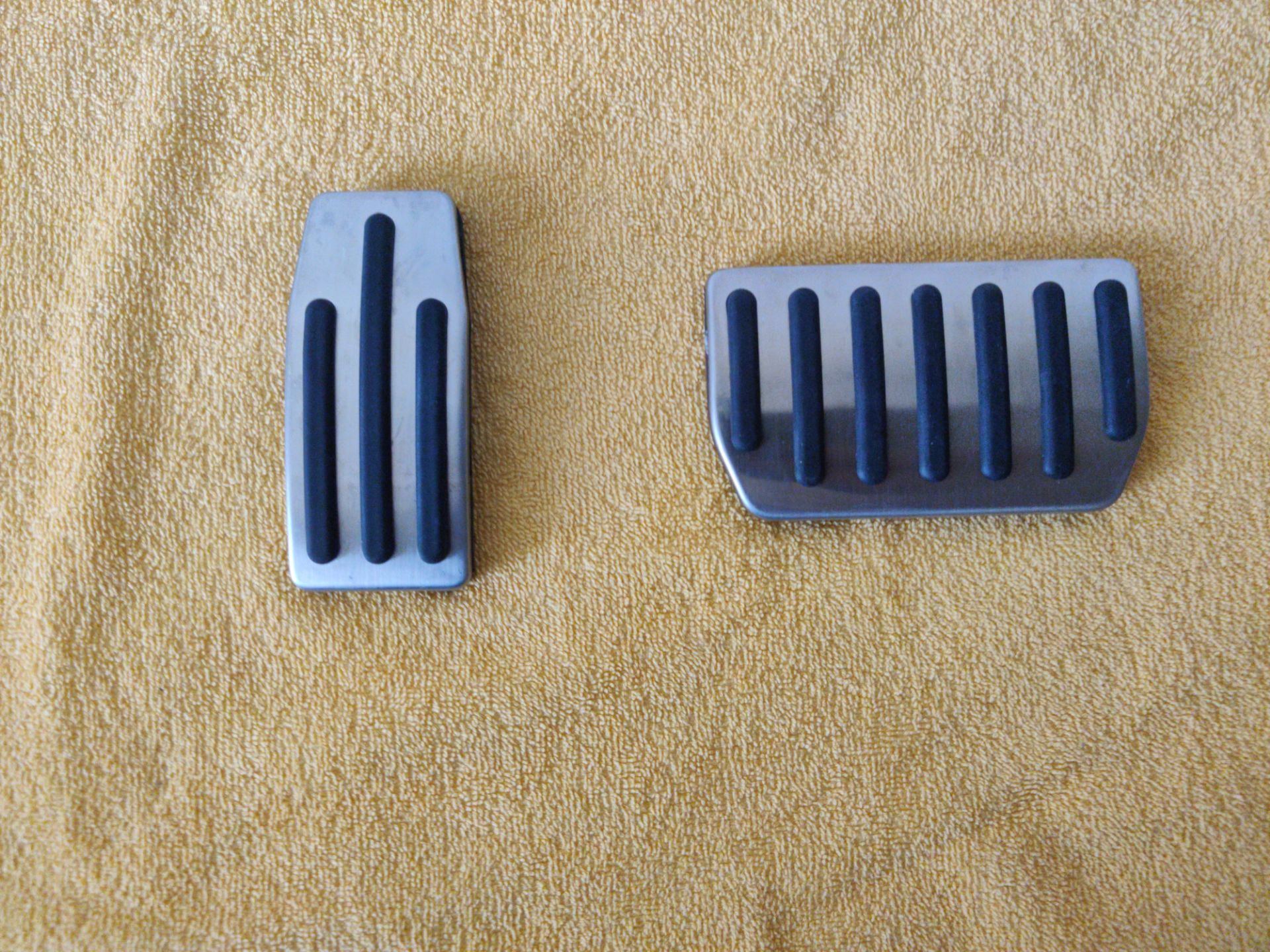 Tesla Front License Plate Bracket with Fasteners - photo 3