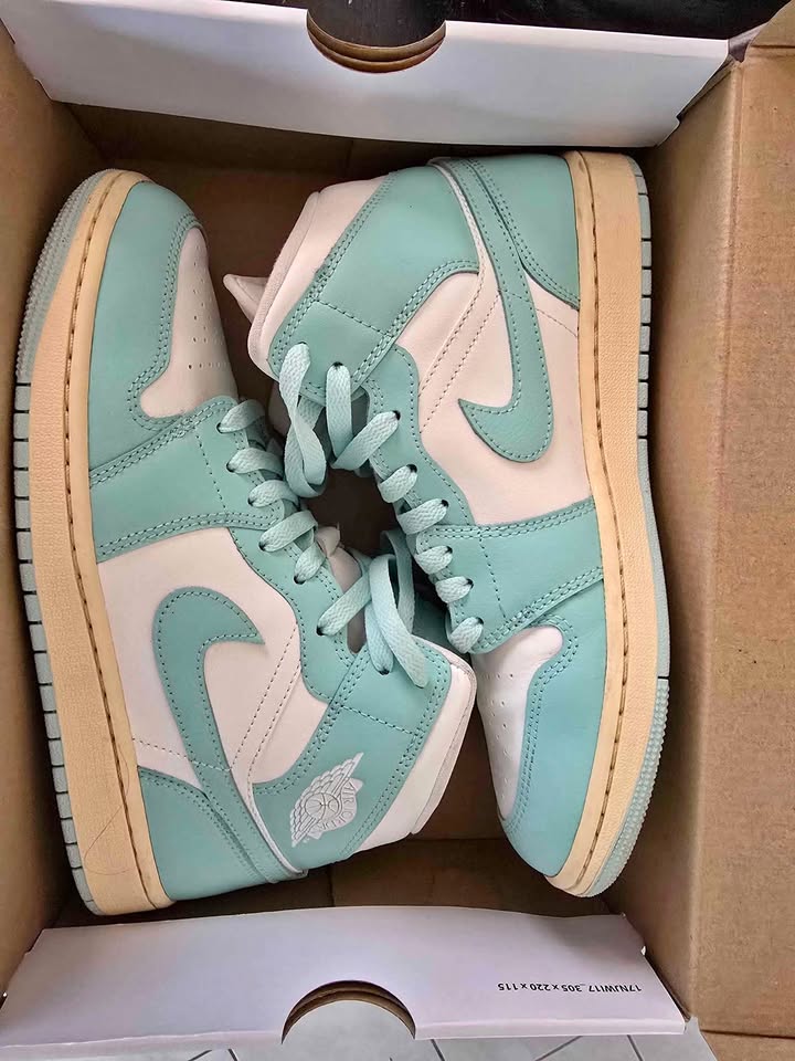 NIKE 1 MID Air Jordan's