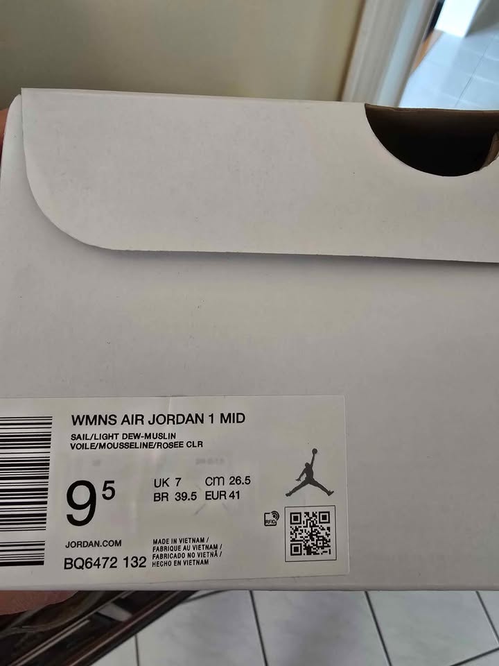 NIKE 1 MID Air Jordan's - photo 2