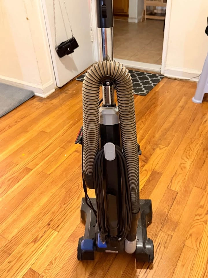 Eureka Airspeed Lightweight Upright Vacuum Cleaner - photo 2