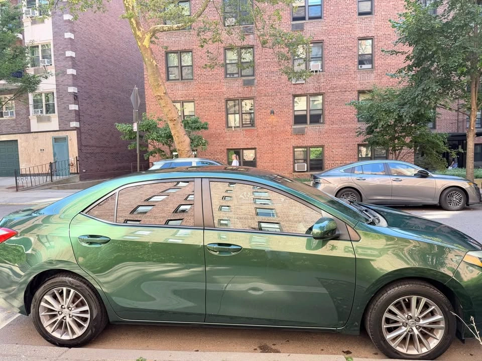 2015 Toyota Corolla LE Premium Sedan 4D - photo 3