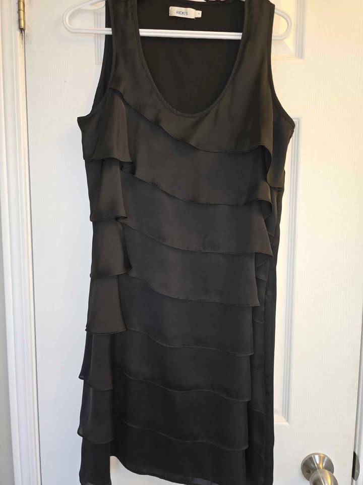 Mid length black dress sz 10 - photo 2