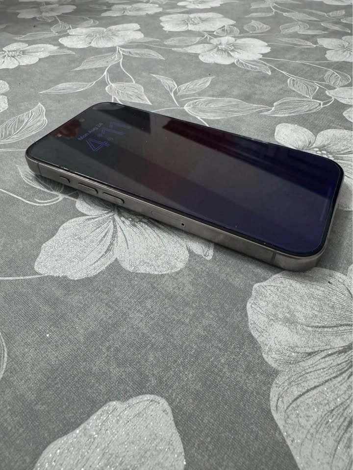 iPhone 15 Pro (128GB) - photo 2
