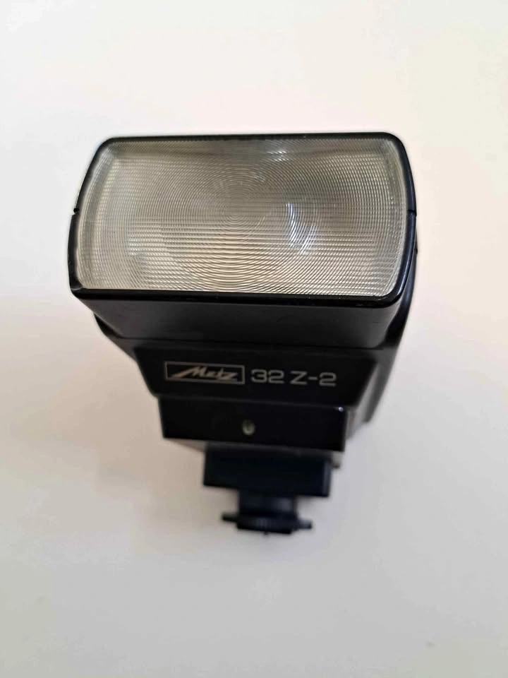 Metz Mecablitz 32 Z-2 Electronic Flash / Speedlight