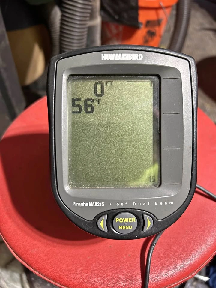 Humminbird PiranhaMAX 215 Fish Finder
