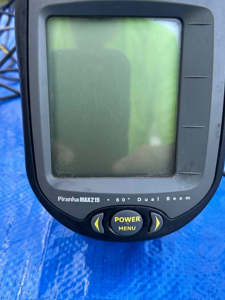 Humminbird PiranhaMAX 215 Fish Finder - photo 2