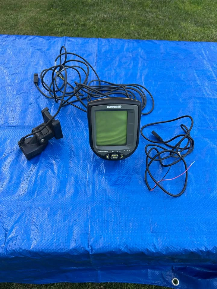 Humminbird PiranhaMAX 215 Fish Finder - photo 3