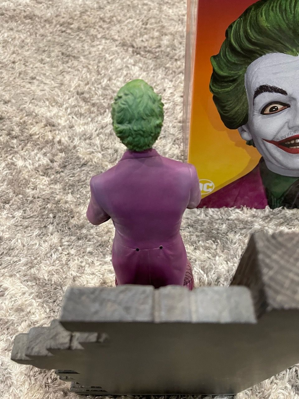 Batman 1966 TV Series The Joker 1:6 Scale Maquette Statue - photo 3