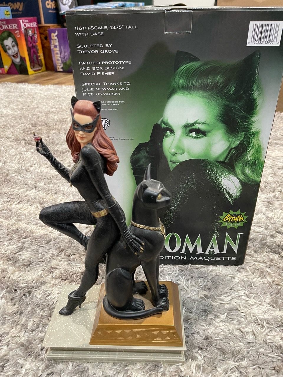 Batman 1966 Catwoman Ruby Edition 1:6 Scale Statue