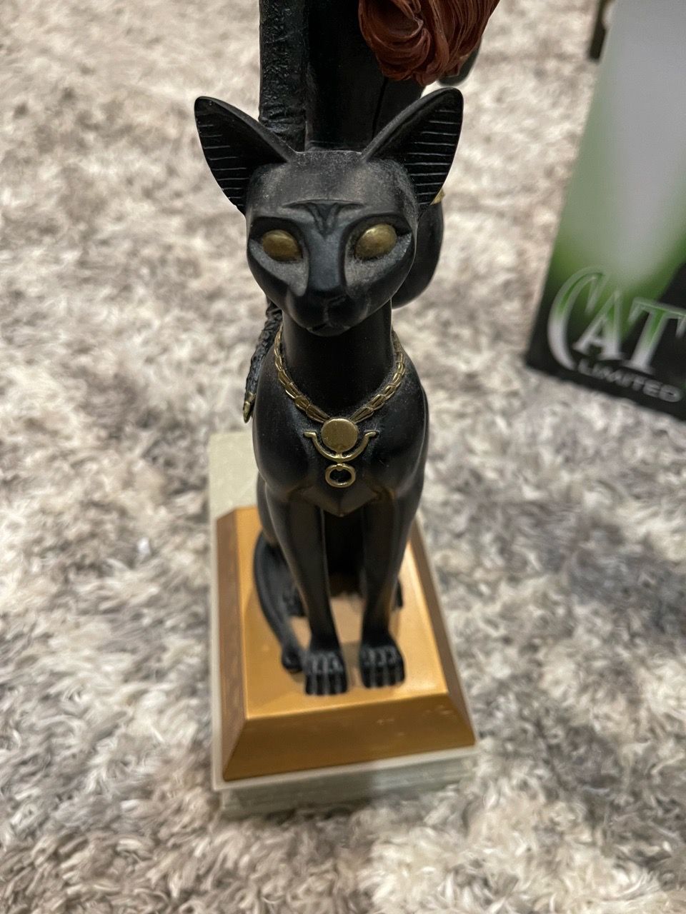 Batman 1966 Catwoman Ruby Edition 1:6 Scale Statue - photo 3