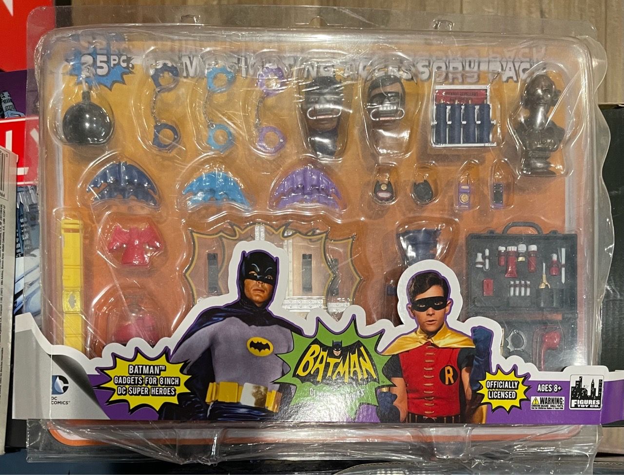 Batman Classic TV Series 25-Piece Crime Fighting Accessory Pack