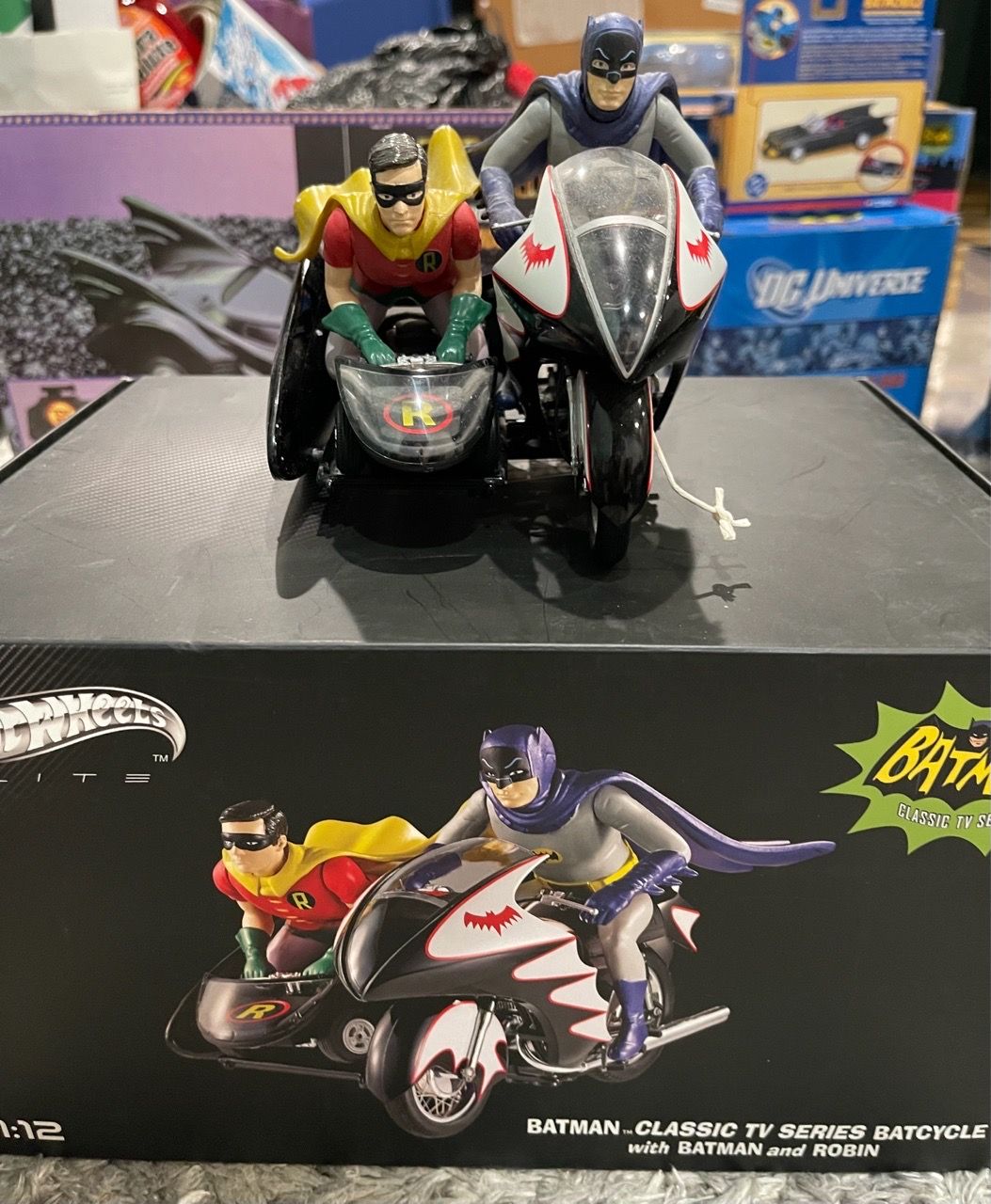 Hot Wheels Elite Batman Classic TV Series 1966 Batcycle