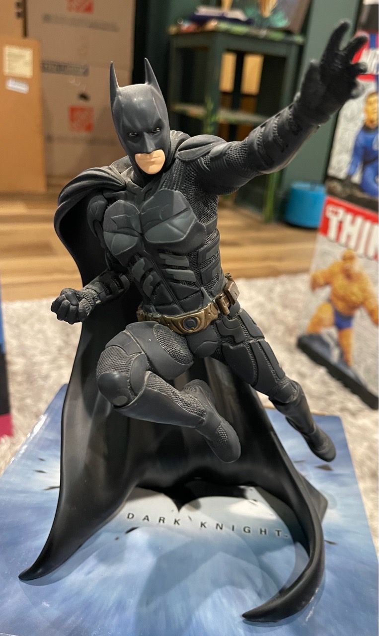DC Direct Batman Dark Knight Limited Edition Statue #2,114/6,000 - photo 2