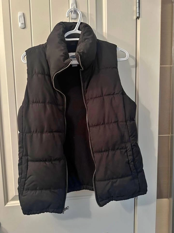 Women’s black vest