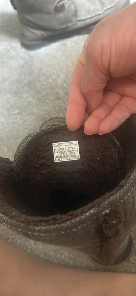 Sanuk Boots Size 6 - photo 2