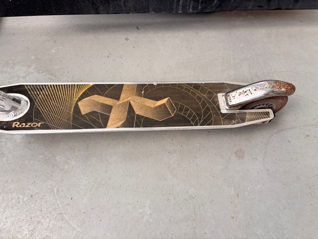 Razor scooter - only 5 dollars - photo 3