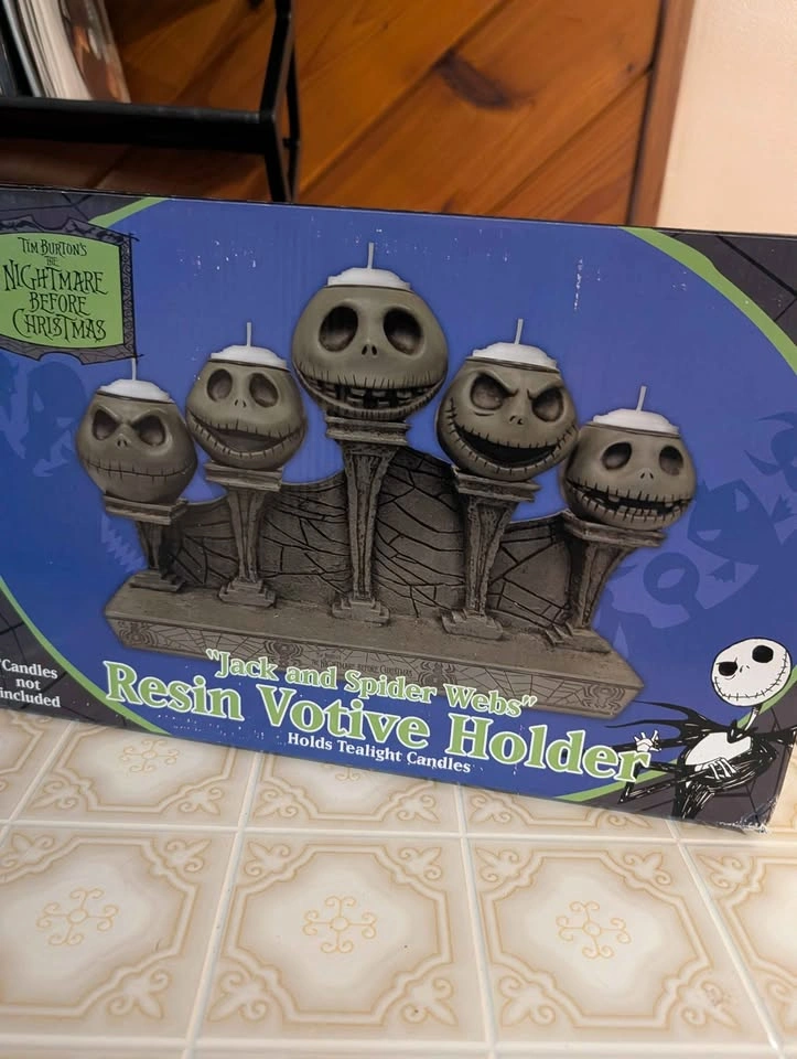 NECA The Nightmare Before Christmas "Jack and Spider Webs" Resin