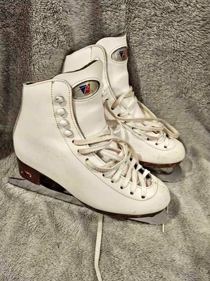 Riedell Youth Figure Skates - Size 4.5
