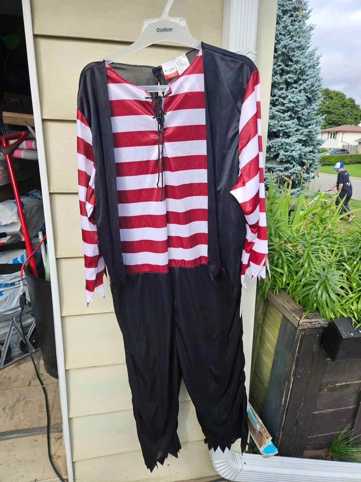 Pirate Halloween Costume XL - BNWT - photo 3