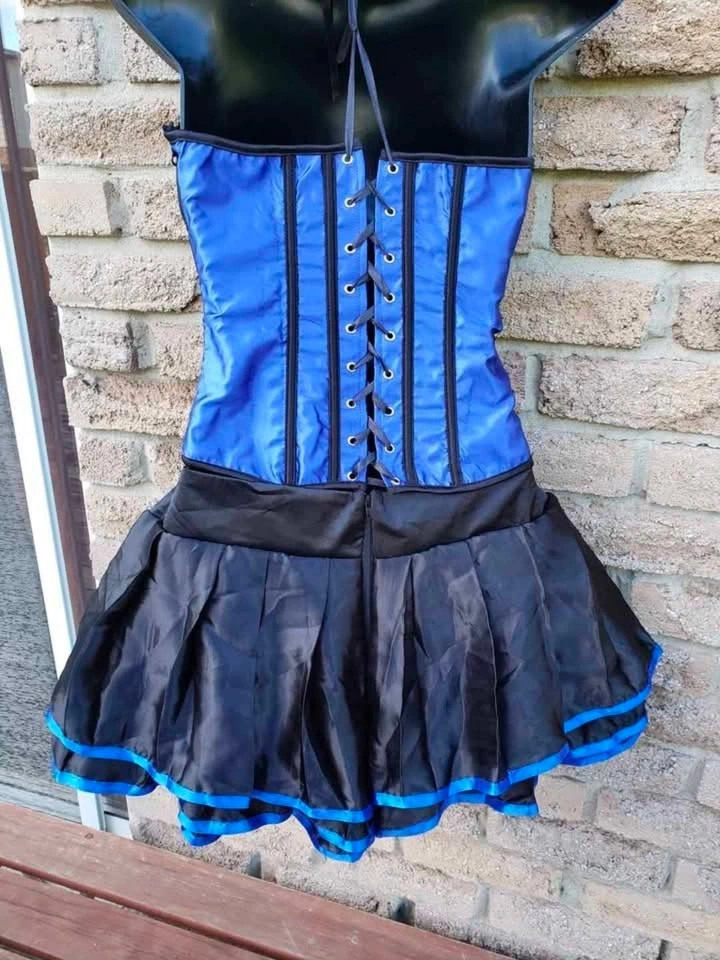 Policewoman Halloween Costume - Size Medium - photo 3