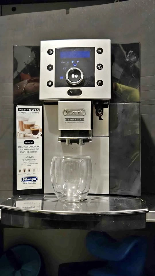 De'Longhi Perfecta Cappuccino Espresso Machine