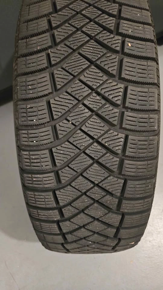 Pirelli Ice Zero FR 225/60 R18 Winter Tire - photo 3