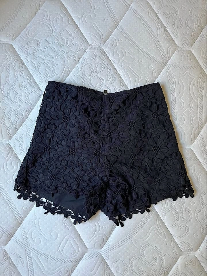 Hollister Shorts size small
