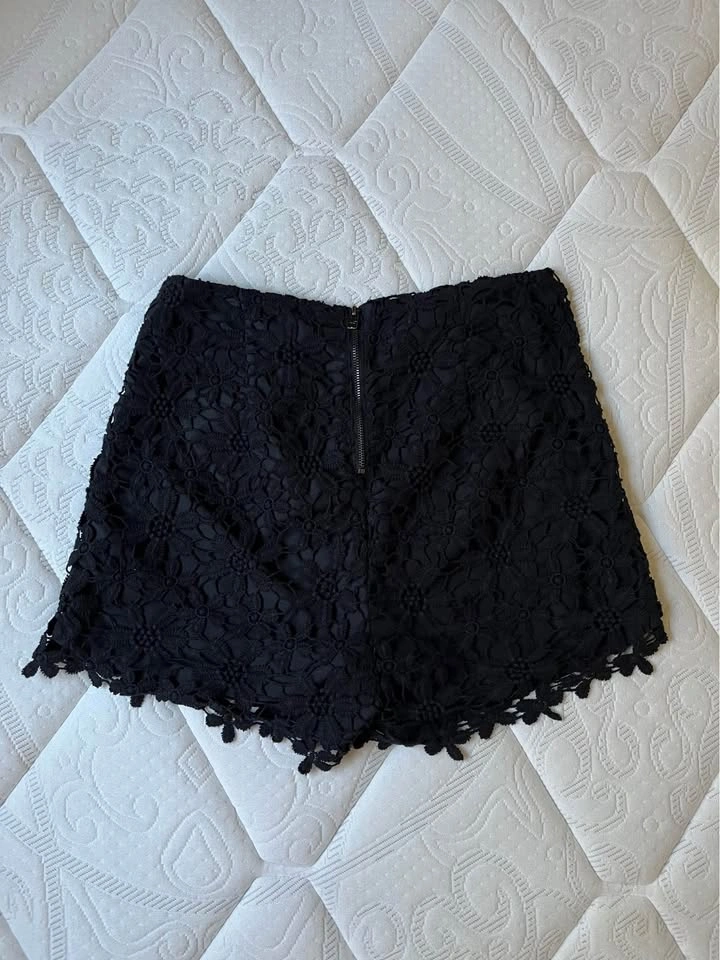 Hollister Shorts size small - photo 2