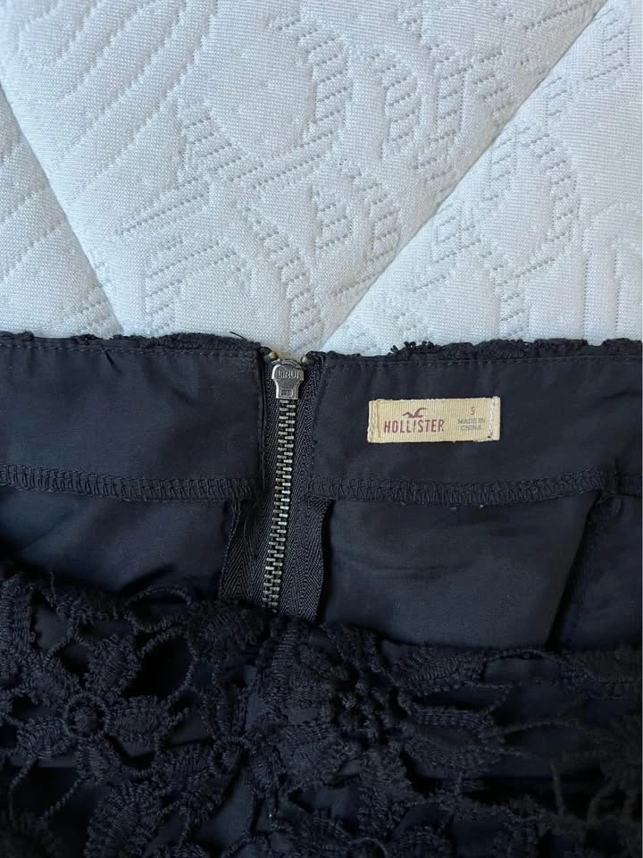 Hollister Shorts size small - photo 3