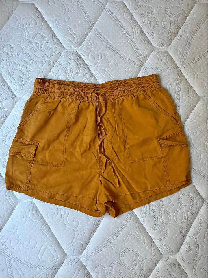 Garage Shorts Size Medium