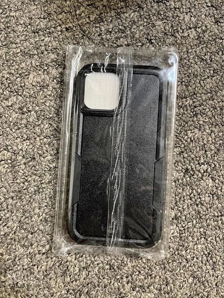 iPhone 12/12Pro Case w 2 Screenprotectors