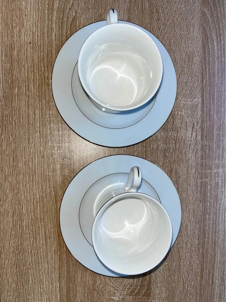 Vintage tea cups and saucers - photo 2