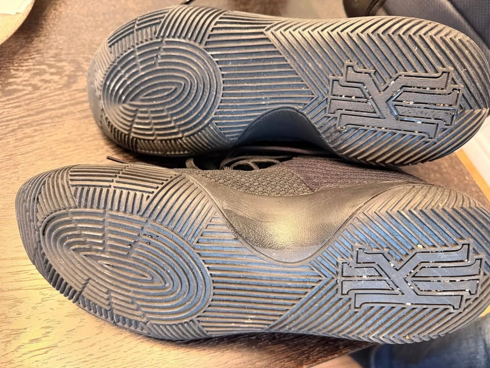 Kyrie 2 (Size 13) Black - photo 4